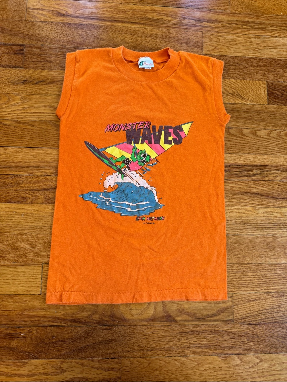 Vintage 80s Monster Waves Surfing T-shirt, Sleeveless Summer Horror, Youth Large